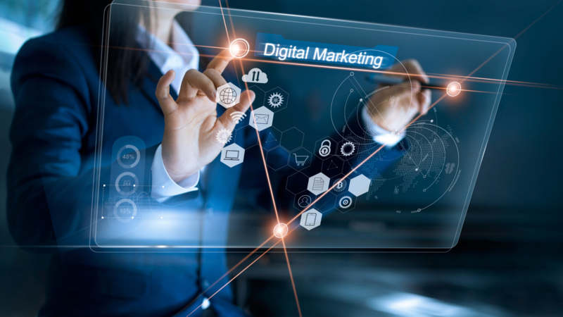 Ngành Digital Marketing bao gồm các hoạt động tiếp thị thực hiện trên nền tảng kỹ thuật số