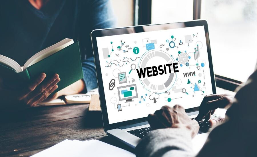 Website vệ tinh được tạo ra tách biệt với website chính với mục tiêu tăng sức mạnh cho site chính