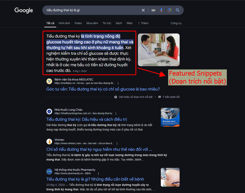 Featured Snippets có nghĩa là đoạn trích nổi bật, được hiển thị nổi bật ở đầu trang kết quả tìm kiếm