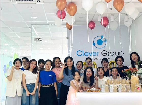 Đội ngũ chuyên viên Clever Group ứng dụng công nghệ và dữ liệu để tối ưu ngân sách quảng cáo Facebook Ads đa ngành hàng.