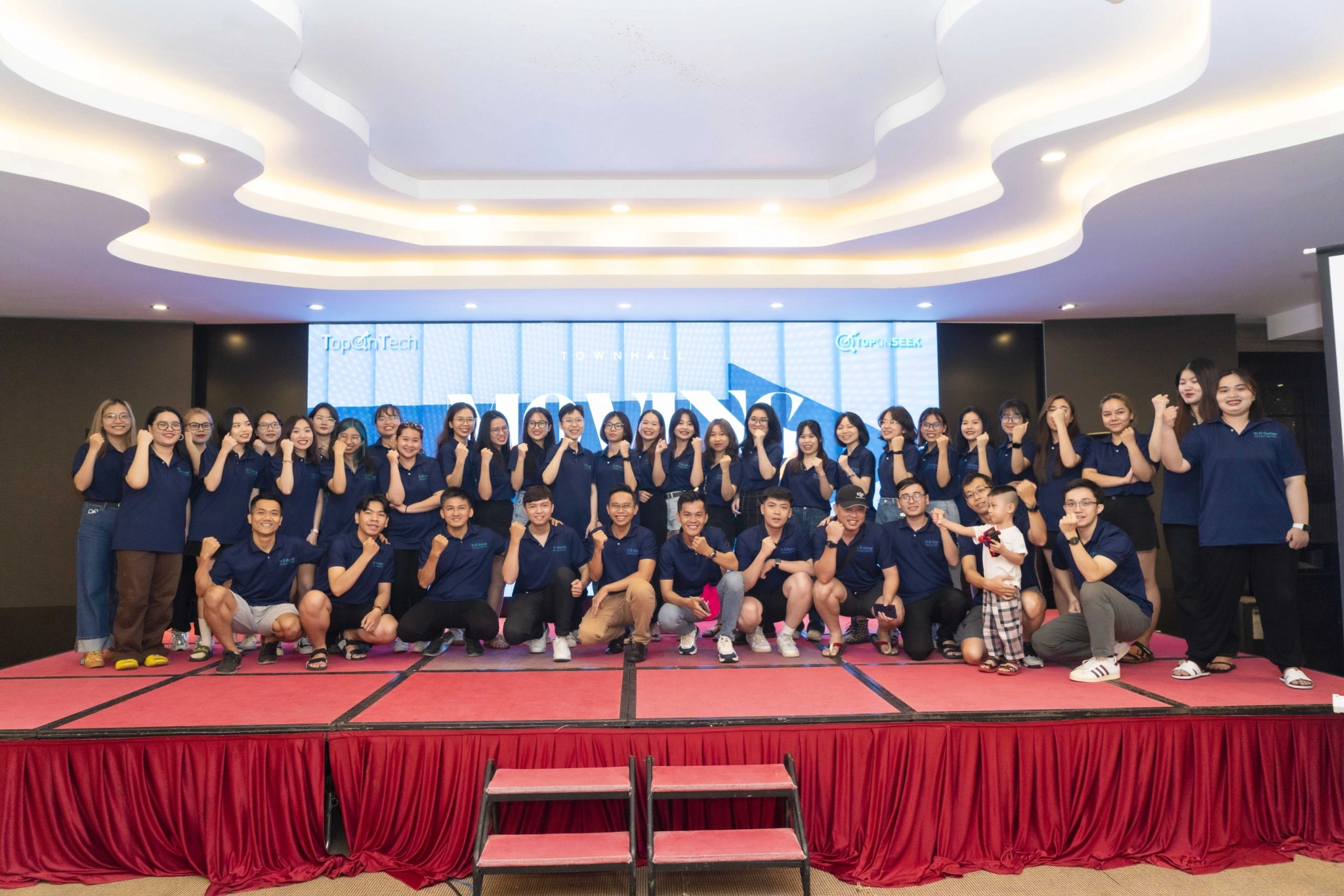 Đội ngũ chuyên môn cao với hơn 10 năm kinh nghiệm trong lĩnh vực Search Marketing