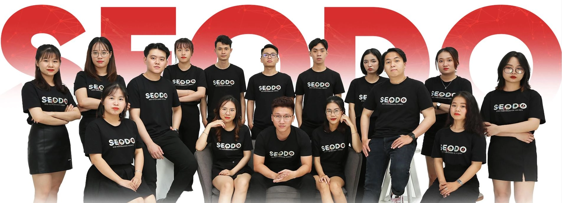Đội ngũ nhân sự SEODO triển khai các giải pháp AI-driven market analysis, SEO Branding và AIO.