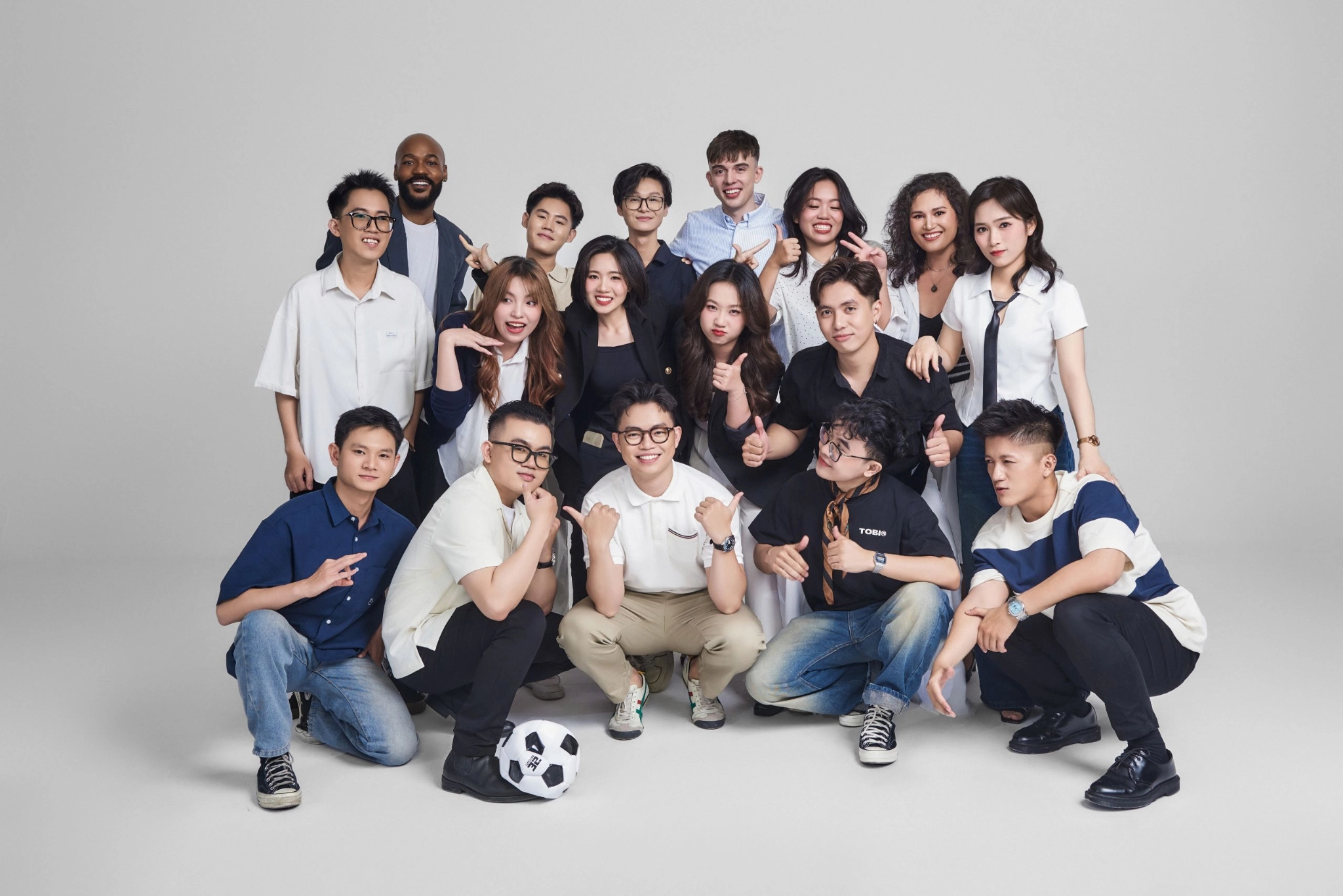 Đội ngũ nhân sự có chuyên môn cao tại Artemis Digital cung cấp giải pháp AI Marketing toàn diện cho doanh nghiệp.